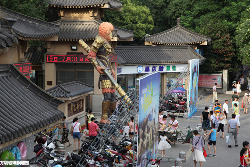 大圣歸來玻璃鋼雕塑