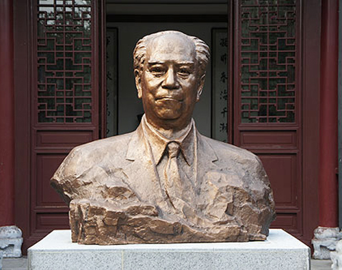 曹俊亮肖像雕塑形神兼備栩栩如生