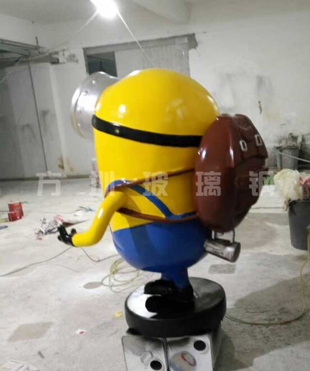 方圳玻璃鋼小黃人雕塑現身深圳活動現場
