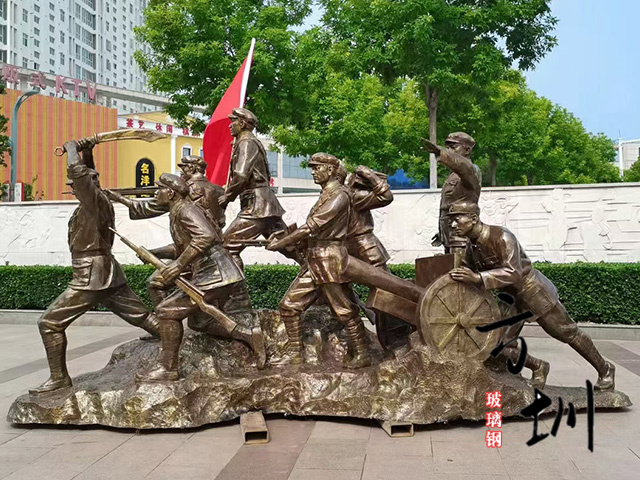 玻璃鋼八路軍戰士打仗雕塑
