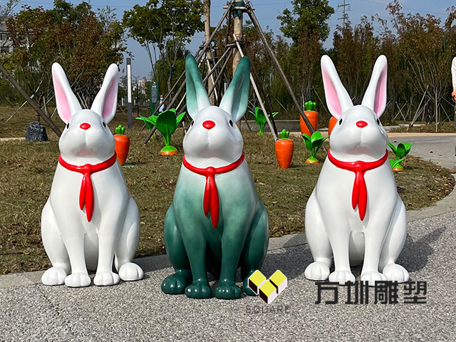 小區公園玻璃鋼仿真兔子動物雕塑